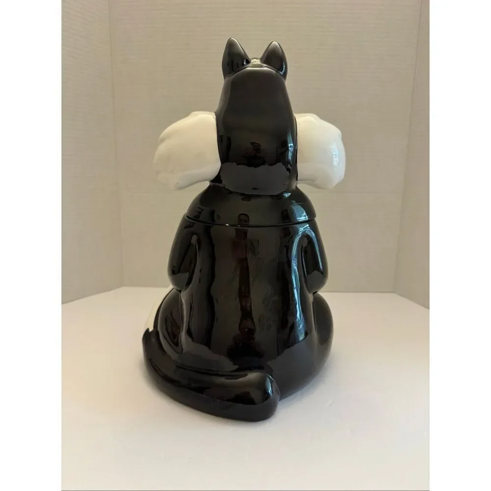 Warner Brothers Looney Tunes Sylvester Holding Cookies & Tweety Bird Cookie Jar